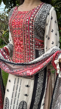 Shenaz pak.set_05
